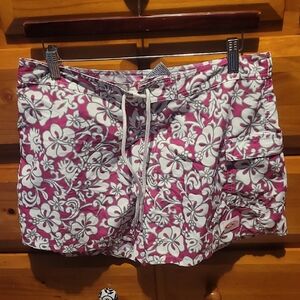 Floral Pink and White Women's Shorts